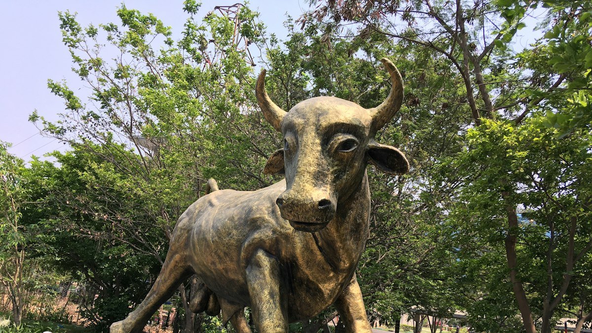 Bronze bull statue, a symbol of a rising stock market, in Mumbai